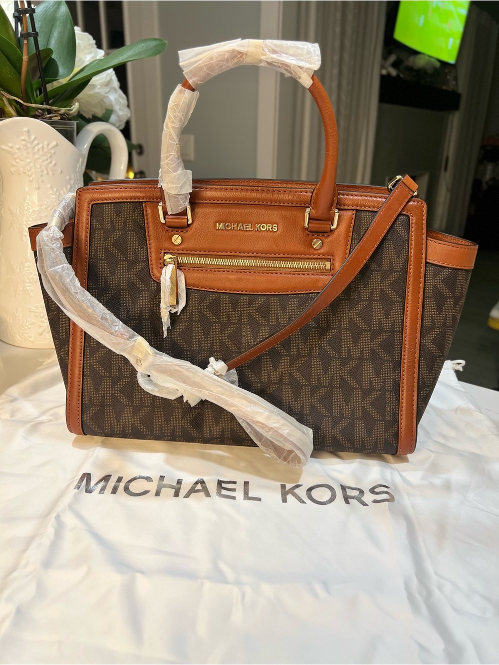 Michael Kors Selma Lg Brown Logo Satchel with Chestnut Trim New With Tags